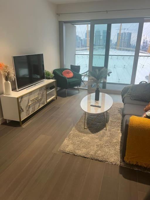 Lushpen - O2 Arena Apartment London Exterior photo