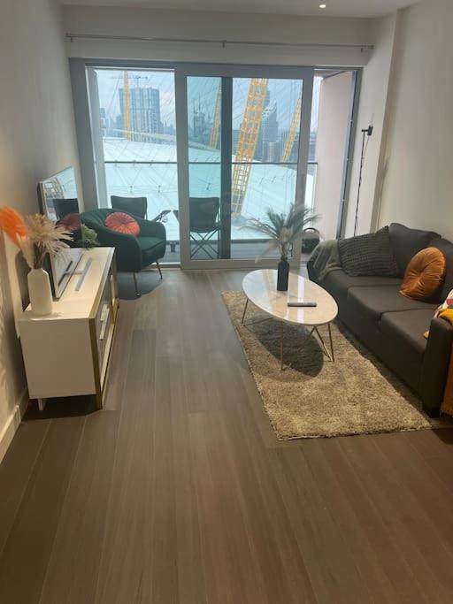 Lushpen - O2 Arena Apartment London Exterior photo